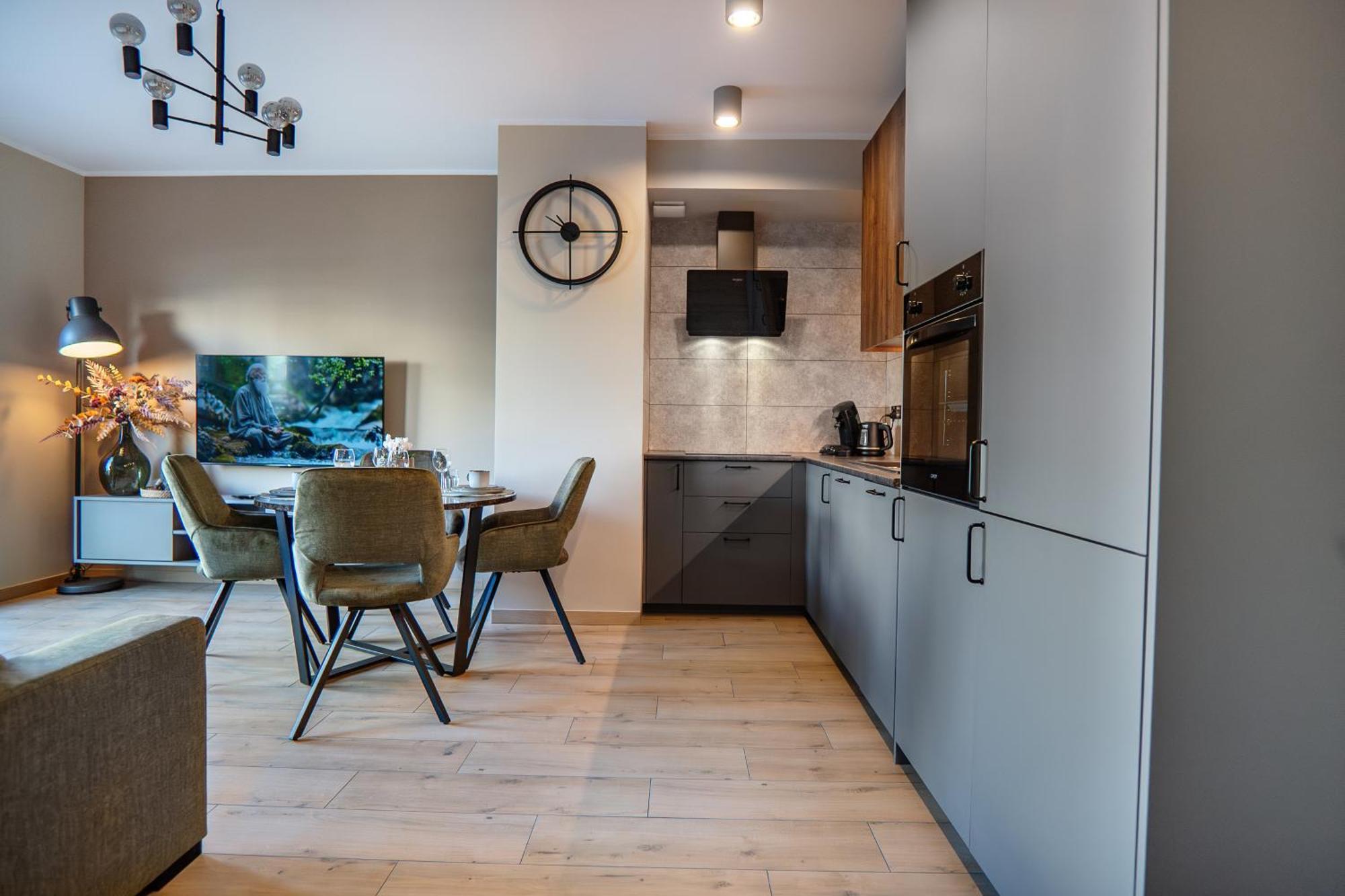Jezyk-exclusive Free Parking Apartment